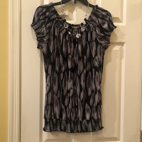 Ladies Top - Picture 1 of 1